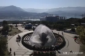 游记（13）长江三峡游之（四）观三峡大坝，乘坐升船机图片