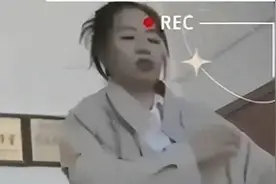 名师门女主角办公室不慎曝光，颜值超高引热议图片
