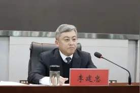 培训期间在宿舍喝酒，唐山一副市长被通报！图片