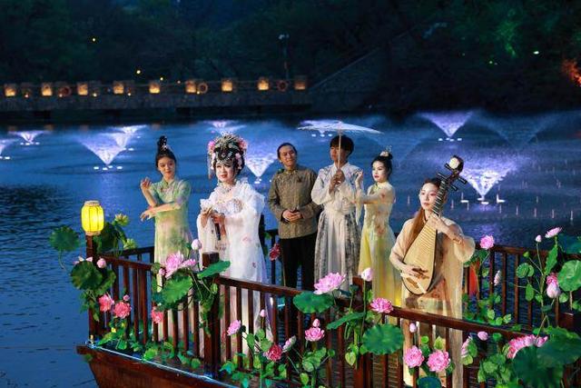 夜游爆款！千山音乐喷泉+实景演艺火出圈