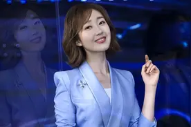 央视美女主持人王嘉宁：29岁嫁人，老公年轻帅气，爱情事业双丰收图片
