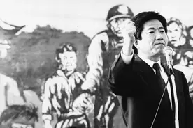 韩国总统文在寅的复仇之路，士为知己者死，隐忍10年为卢武铉复仇图片