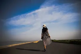 中年以后最节能的活法：装傻，闭嘴，隐身图片
