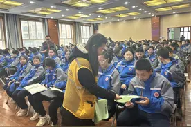 【理润金城•理响城关】东岗街道：构建"三位一体"理论宣讲新格局 让惠民政策飞入寻常百姓家图片