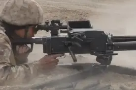 超燃！新疆军区某部在喀喇昆仑多武器实弹射击图片