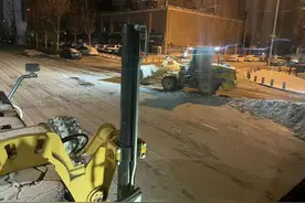 郑州通宵除雪作业为啥路上还有冰？答案来了图片