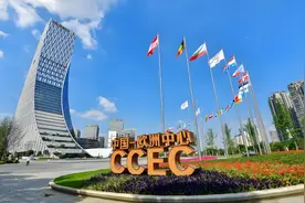 2027年GDP破3万亿！国务院批复成都，未来十年将成下一个深圳？图片