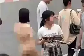 河南女子大街上赤裸引众围观，事件曝光多张高清图片，网友炸锅！图片