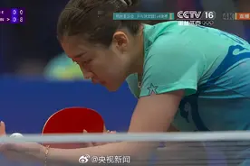 国乒女团晋级亚运会四强，陈梦首局打出11-0，赛后越南女团队员找孙颖莎签名图片