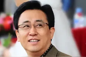 恒大歌舞团团长过往经历被扒，美貌与才艺并存 曾陪许家印KTV应酬图片