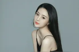 美女们的穿着打扮隐藏着她们内心的秘密和情感图片