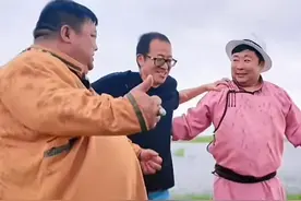 俞敏洪老师带队团建！网红恩克尽地主之谊，亲自煮肚包肉热情招待图片
