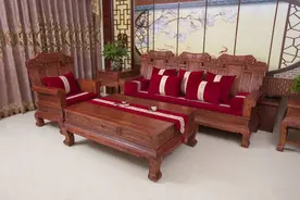 被当代年轻人的动手能力折服了，竟然把难看的红木椅子，变漂亮了图片