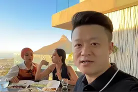 非洲土皇帝王垚：生活奢靡、妻妾成群，为啥却多次获官媒表扬？图片