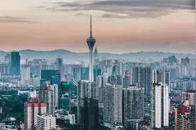逼近北京！中国人口第三城，要易主了？图片
