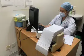 63岁男子每天都会吃一个香蕉，一年后检查，医生：怎么会这样？图片
