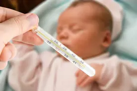 酒精、洗澡、敷毛巾！孩子发烧后，到底哪个降温方法更科学图片