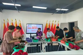 大东区津桥街道大华社区“我们的节日”——喜迎端午粽飘香 暖心粽子送温暖图片