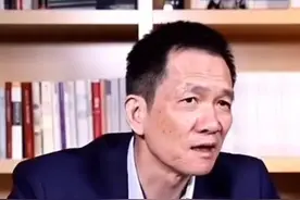北大教授反驳中国房子过剩！姚洋：中国真正房子过剩的是农村！农村地区60%房子空置，一栋楼就住一老太太图片