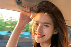 老公半夜喜欢摸我的脸图片