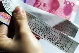 怎么把工资表快速做成工资条?图片