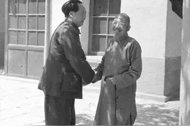 毛主席写给柳亚子的诗和信！字迹截然不同，后者还略带瘦金体笔意图片