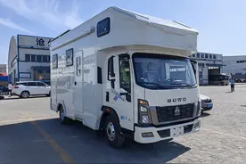 豪沃轻卡房车，2.5T柴油机，箱体终身质保，水电高配，售25.8万图片
