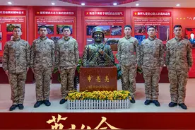 英雄全家福丨英雄是一个时代温暖与前行的不竭动力图片