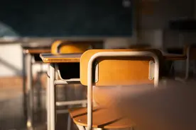 洛阳一高中强制要求家长看晚自习？学校回应图片