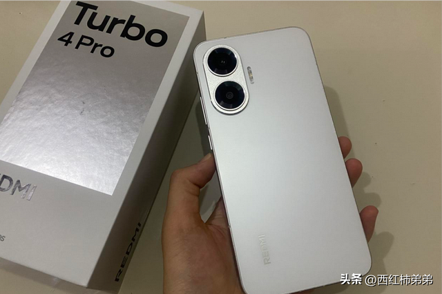 换手机不用大几千！1400左右性能水桶机盘点，款款都能战三年