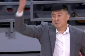 杜锋摊牌了！直接阴阳徐杰莫兰德？广东内讧一幕曝光，大莫也怒了图片