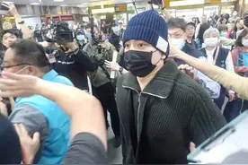 王大陆今日入伍！已集合乘车前往成功岭图片