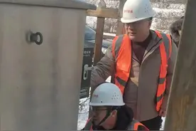 新春走基层｜青城街道流光溢彩的背后，有一群“守护人”在坚守！图片