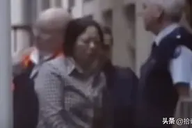为让儿子改娶贵妇，婆婆浴室锤杀华裔儿媳，法庭狡辩谎称正当防卫图片
