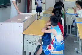 男孩儿开学发现班主任是姑姑，评论区笑不活了!图片