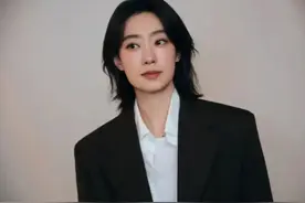 知名女星一张照片引起争议！企业紧急道歉：涉事员工已开除图片