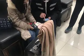 外籍旅客航班延误，哈尔滨机场协助顺利成行图片