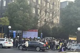 一天考6个小时，数学来不及做，最终录取率不到1%！今天浙江1400多名初三学生在参加这场高强度考试图片