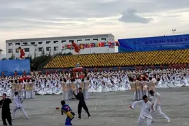 “少林飞人”炫酷登场图片
