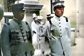 1928年，杨宇霆被枪决前和张学良在沈阳，貌合神离，一张罕见合影图片