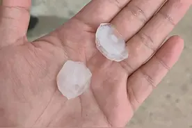 日照这里下冰雹了！刚刚，市气象台发布雷雨大风预警信号！图片