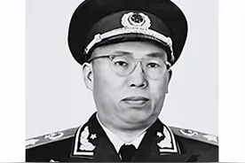军委批准印发重要文件后，军报称“交友不慎系个别领导干部落马重要原因”图片