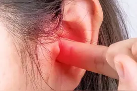 59岁大妈耳朵痒没重视，检查后竟是这病，医生：耳朵痒或是3种病图片