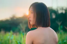 这绝色恶女，彻底杀疯了图片