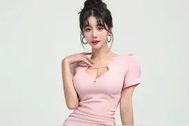 炸裂顶级车模！完美这身材图片
