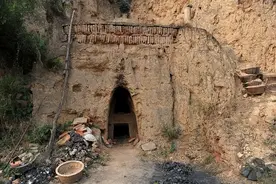 "瓦罐坟"有多残忍？60岁关进墓穴，吃一餐添一瓦，只能等死图片
