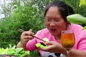 安徽32岁网红胖妹每天直播吃肥肉,3年后老得像60岁太婆,咋回事？图片
