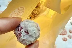 吃了几个网红零食“糖雪球”， 女子腹痛难忍图片