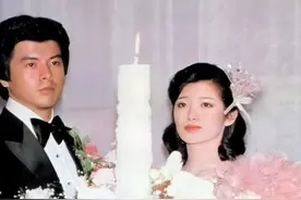 山口百惠：21岁隐退，65岁身材发胖不施粉黛，自然老去的样子真美图片