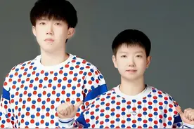 国乒新情报：9月5日，孙颖莎王楚钦发同款，王曼昱炮轰家乡体育局图片